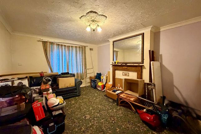 37, West Road, Tipton photo 2