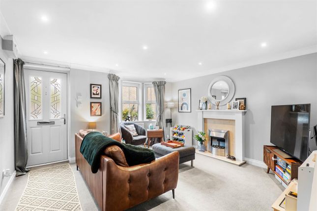 Lingfield Crescent, Stratford-Upon-Avon photo 3