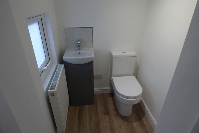 5, Newbridge Hill, Louth photo 3