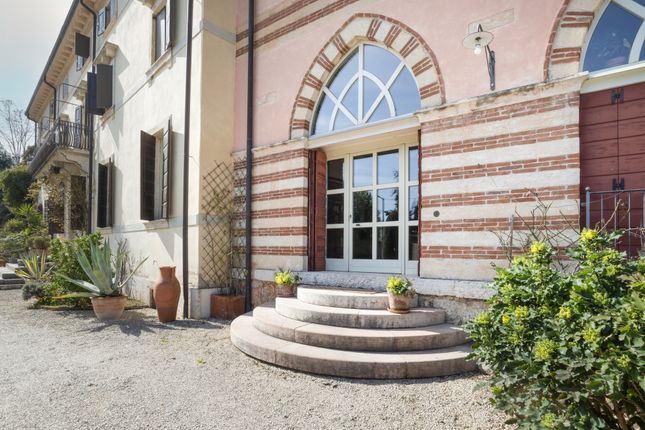 Villa for sale in 37142 Quinto Vr, Italy