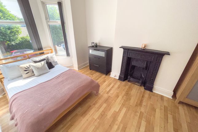 Room to rent in Greenbank Road, Mossley Hill, Liverpool