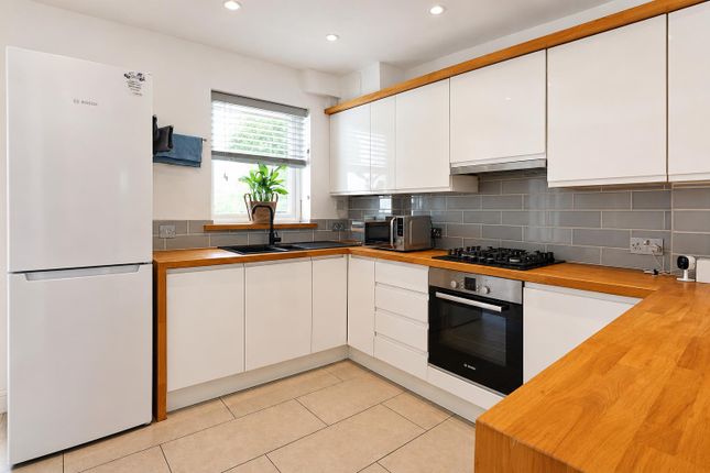 67, Sefton Way, Uxbridge photo 3