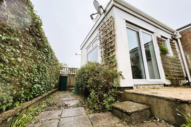 Thumbnail Flat to rent in 25 Bosvenna View, Bodmin, Cornwall