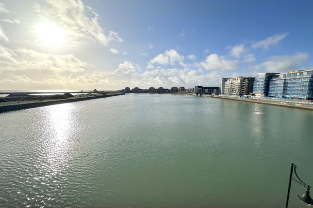 134, Macquarie Quay, Sovereign Harbour North photo 2