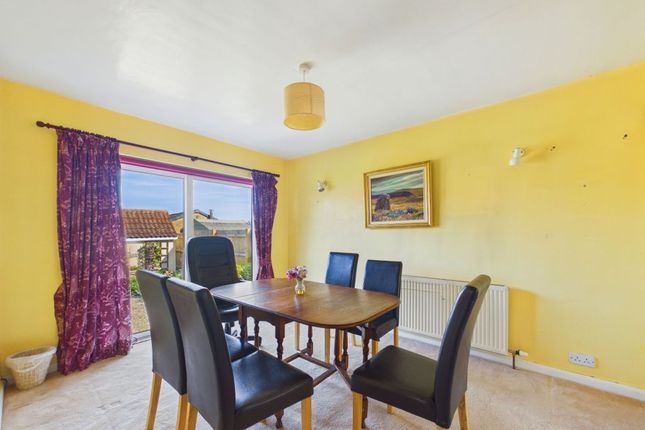 40, Mayfield Road, Whitby photo 4