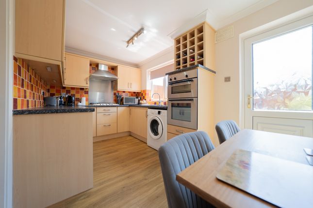 11 Parkfield Close, Leicester photo 4