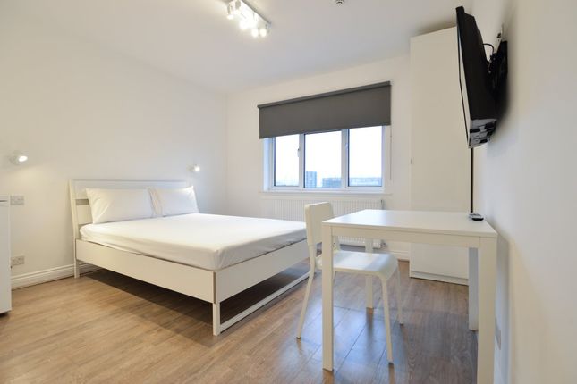 Thumbnail Room to rent in Woodland Way, London