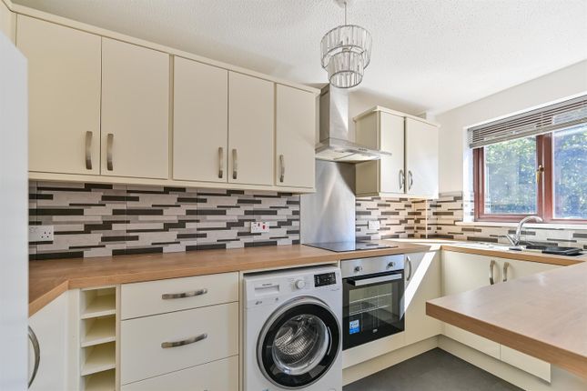 12, Rossington Place, Reading photo 4
