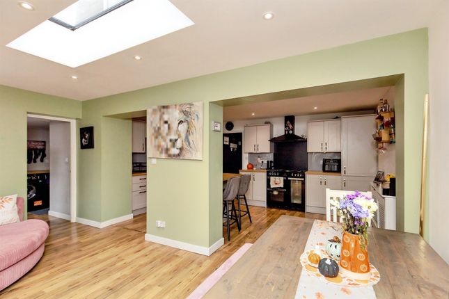 6, Bell Close, Peterborough photo 4