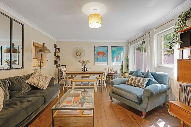 5 Parish Mews, 126, Parish Lane, London photo 4