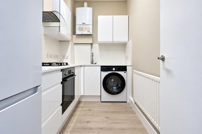Flat 1, 31 Westbourne Grove, London photo 5