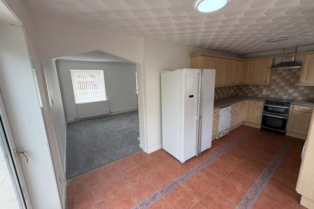 10 Heol Pentre Bach, Queensgate Village photo 3