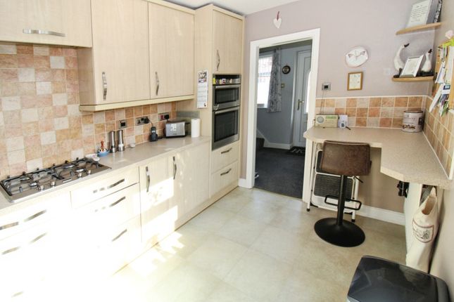 8 The Gardens, Tweendykes Road, Hull photo 3
