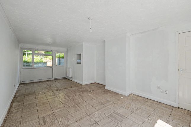 47 Allbrook Hill, Hampshire photo 4