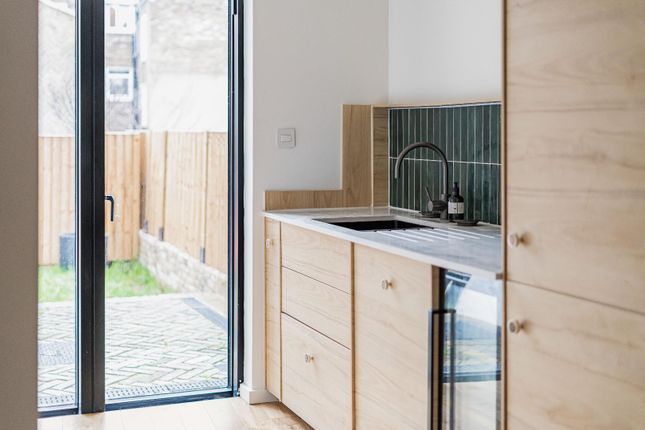 31A, Saltram Crescent, London photo 4