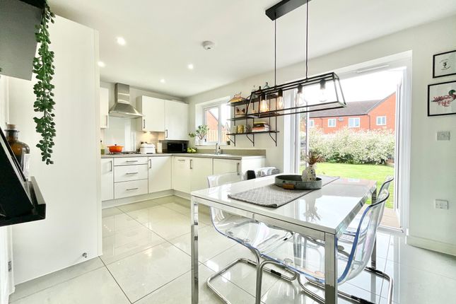 3, Leese Walk, Gnosall, ST20 photo 2