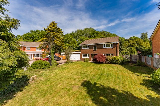 6 Haydock Park Gardens, Newton-Le-Willows photo 2