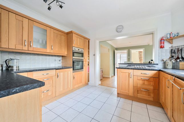 Larkrise,, 29 Glebe Road, Cranleigh photo 4