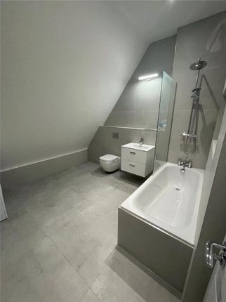 Rosemary Court, Kingsbury photo 4