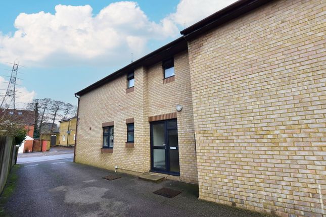 42, Riverside Road, Watford photo 3