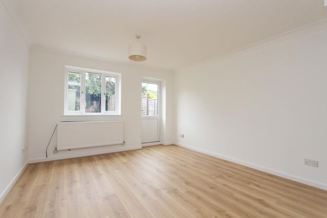 25, Millstream Way, Bedfordshire photo 2