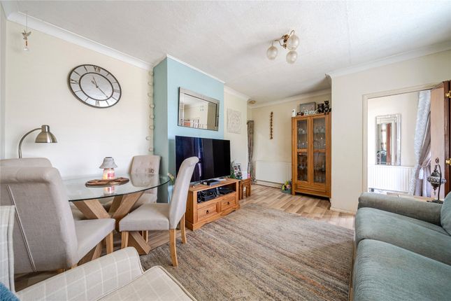 33, Dorney Rise, Orpington photo 2