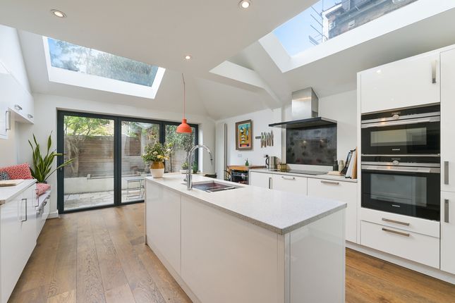 Disbrowe Road, London photo 2