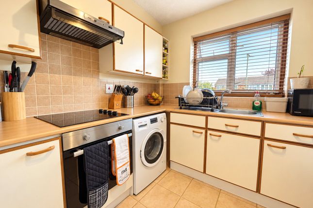 Rushden Way, Farnham photo 5