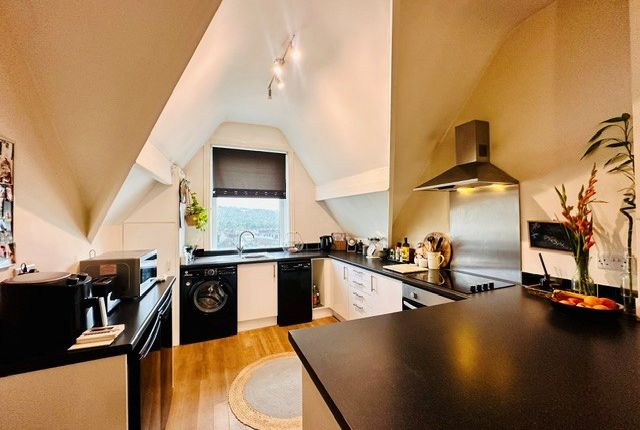 Flat 3 The Mill House, Railway Road, ILKLEY photo 4