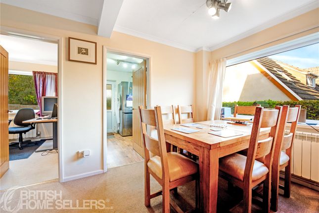 6, Oakridge Acres, Pembrokeshire photo 3