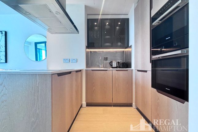 1404, City Tower, 1 Nine Elms Lane, London photo 3