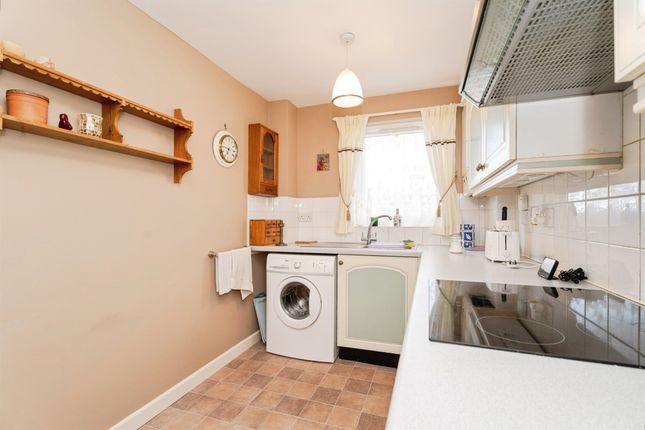 Flat 16, Craigside, St. Marys Road, Cromer photo 4