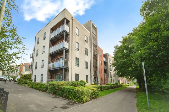 Thumbnail Flat for sale in Sinclair Drive, Basingstoke