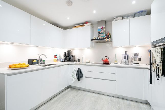 Flat 4, Chambord House, Englefield Green, Egham photo 2