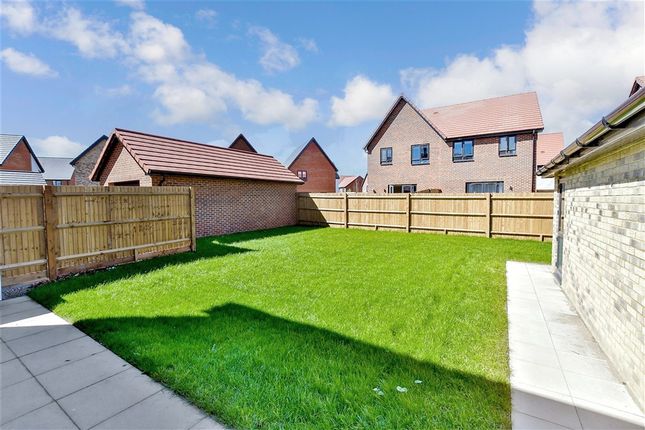Dogwood Close, Faversham photo 3