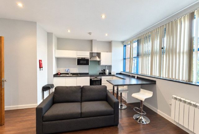 Flat 51 Axis House, 242, Bath Road, Heathrow photo 3