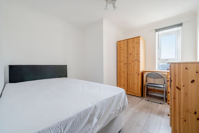 27 Woolford Close (3 bed), Winchester photo 4