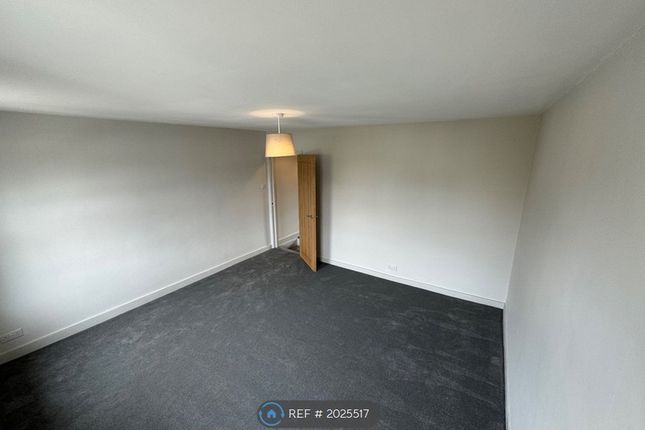Flat to rent in Oval Road, Croydon