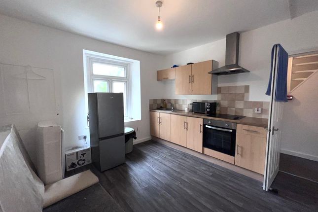 12, Clytha Crescent, Newport photo 3