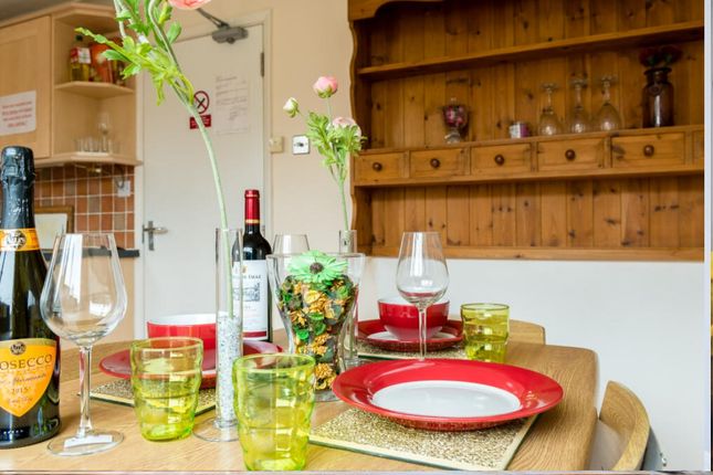 Room 4 - 10, Wayside Mews, Maidenhead photo 5