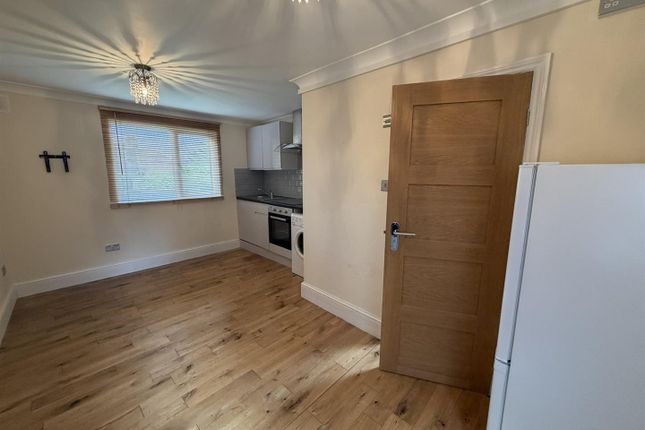 89, Hay Lane, London photo 5