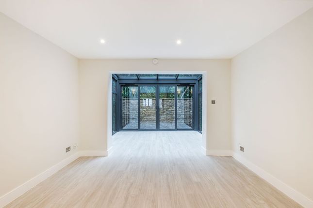 Westcroft Mews, Hammersmith photo 2