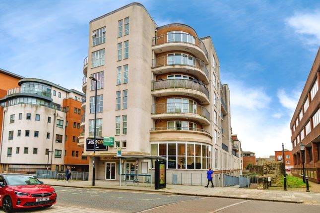 Flat for sale in City Court, 15 Lower Canal Walk, Southampton, Hampshire