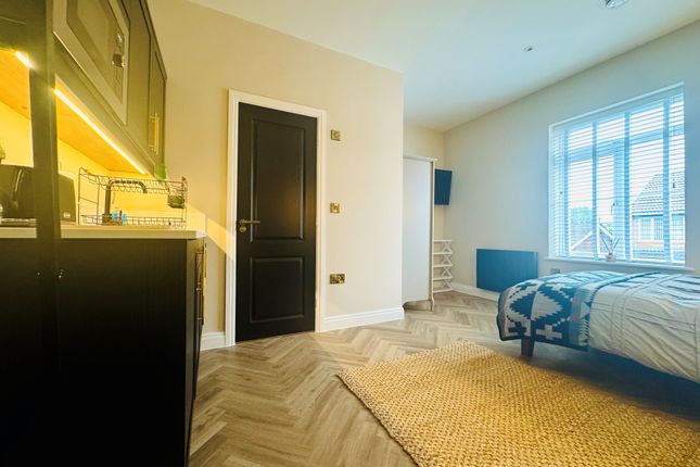 Room 5, 64, Arthur Street, Manchester photo 5