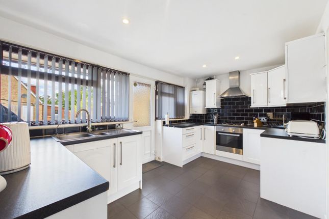 40, Weavers Way, Ashford photo 3