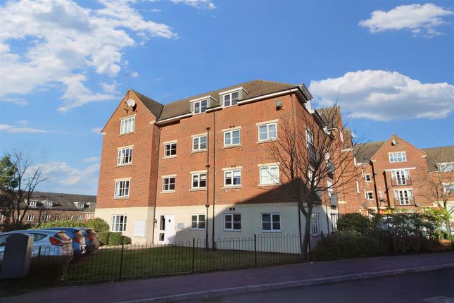 Flat for sale in Edison Way, Arnold, Nottingham