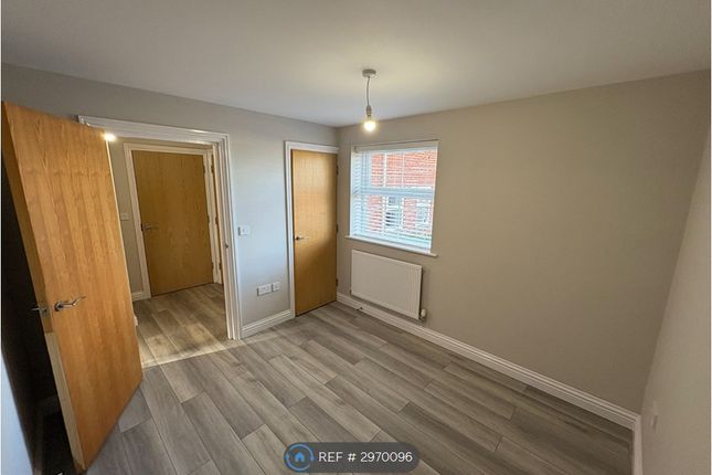 Flat, Sea View Road, Parkstone, Poole photo 3