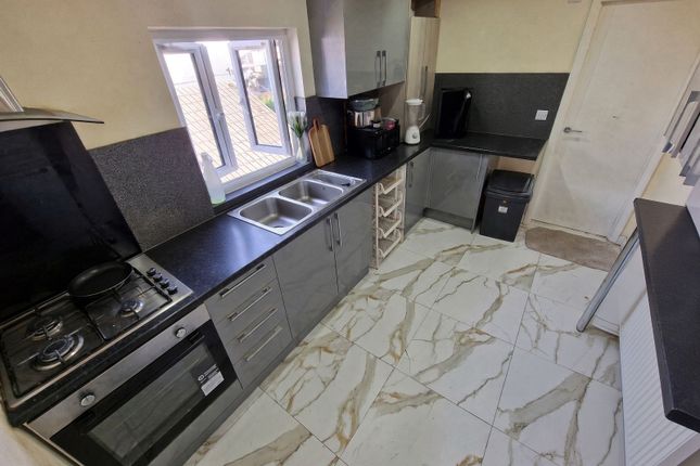 Flat 3, 42 Freeman Road North, Leicester photo 4