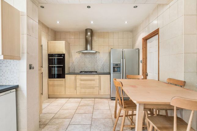 10, Greystone Gardens, Harrow photo 2
