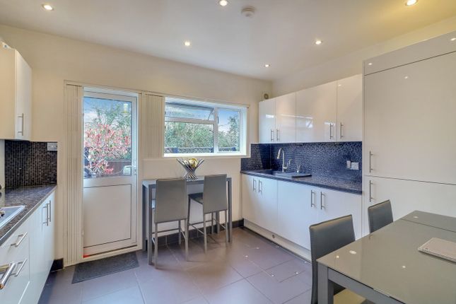 Flat for sale in Hunters Grove, Harrow